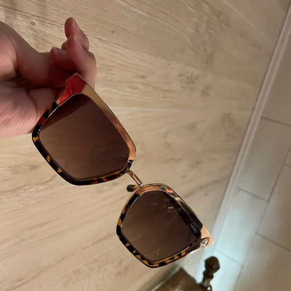 Quay Australia jaclyn hill Sunglasses SOLD - Picture 3 of 3